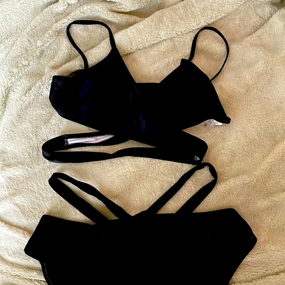 Cross cross bikini